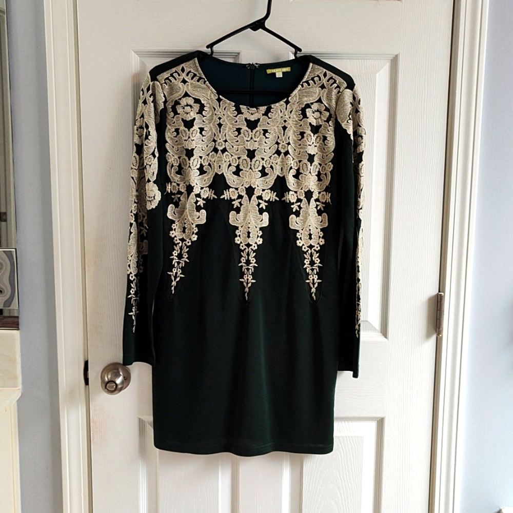 Hunter green dress with gold and silver lace inlay on top. Gianni Bini size L.